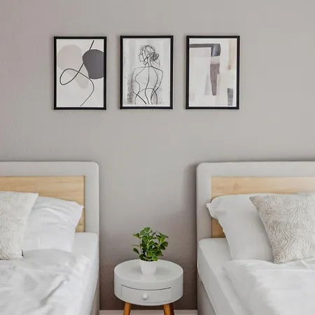 Traumwohnung Mit Balkon Lägenhet